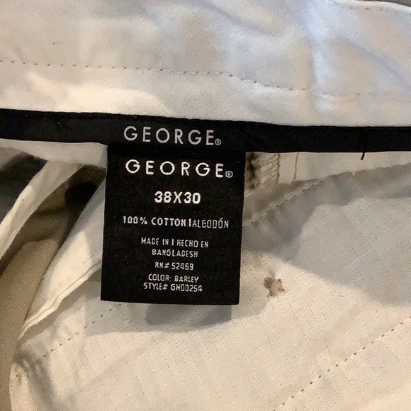 Men’s khaki slacks. Like new - Picture 3 of 3